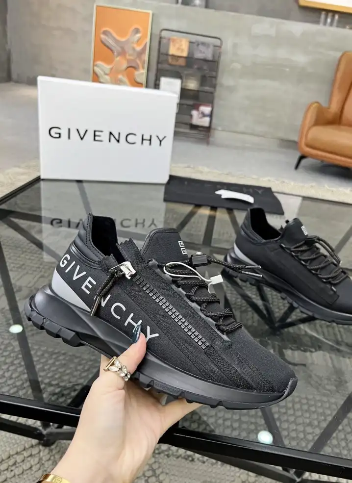 hype Givenchy Sneakers