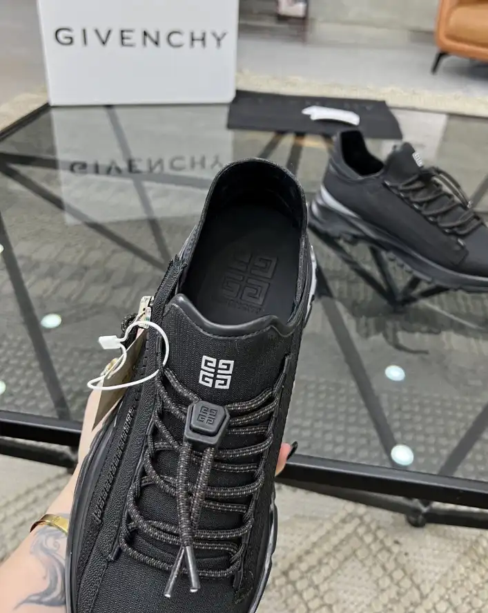 hype Givenchy Sneakers