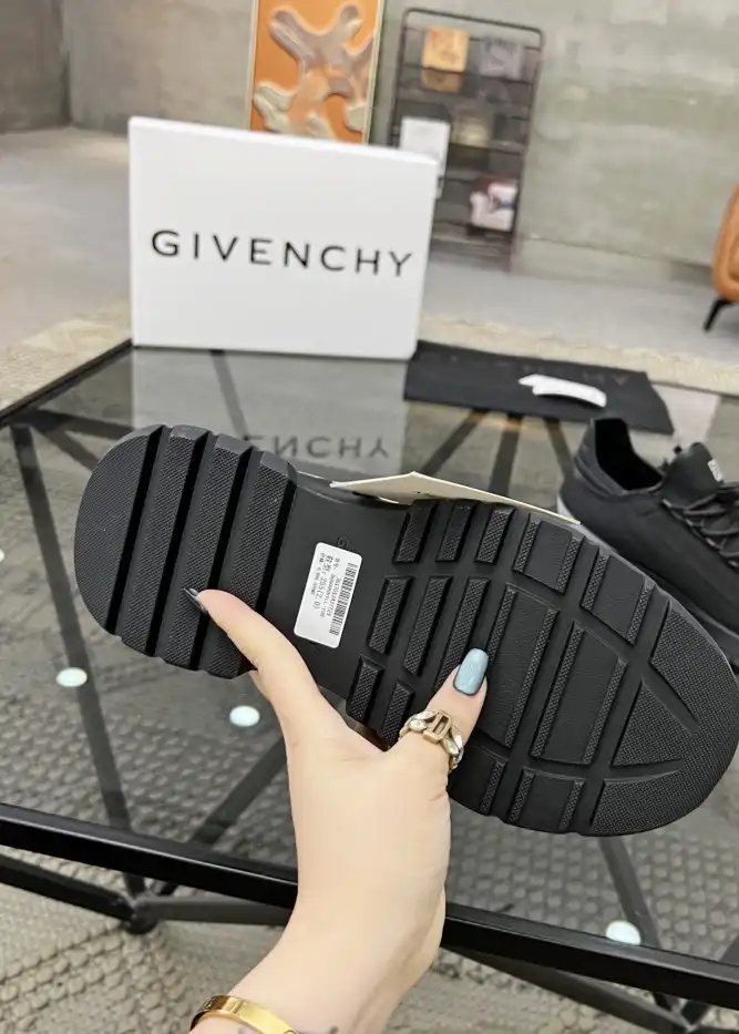 hype Givenchy Sneakers