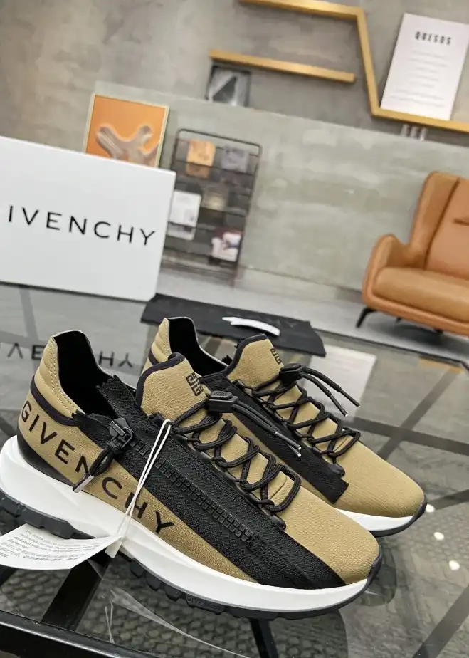 hype Givenchy Sneakers