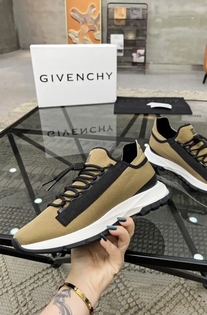 hype Givenchy Sneakers