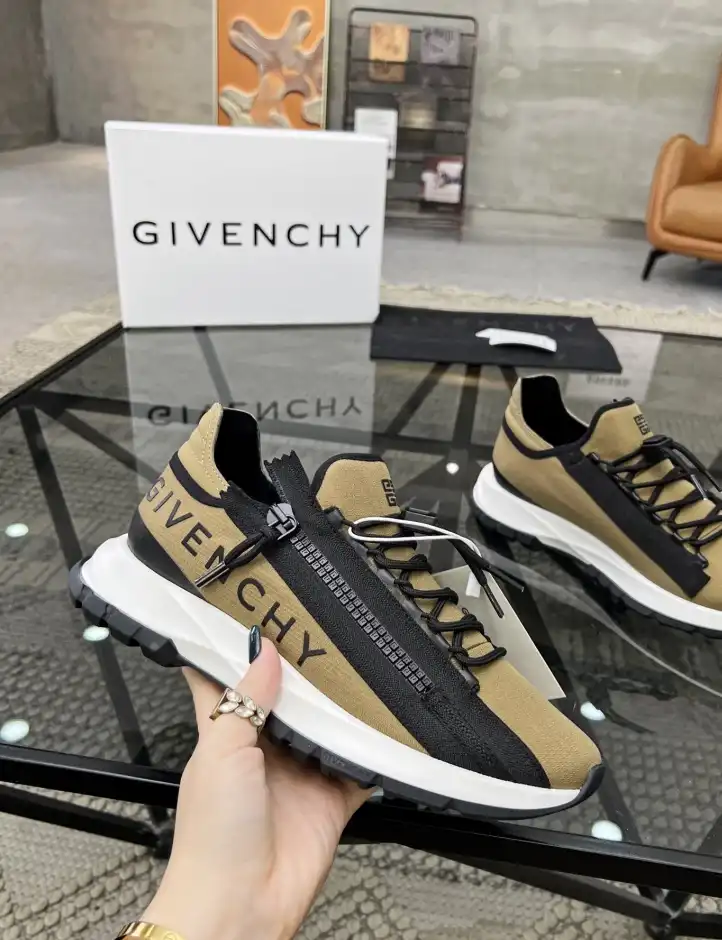 hype Givenchy Sneakers