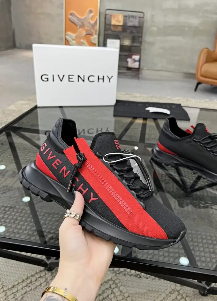 hype Givenchy Sneakers