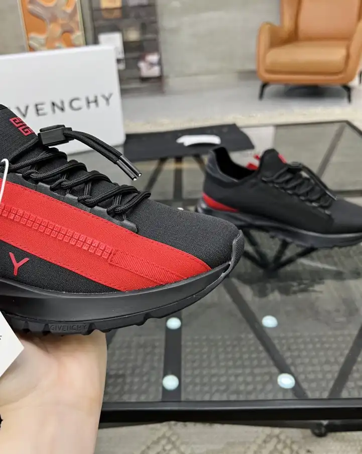 hype Givenchy Sneakers