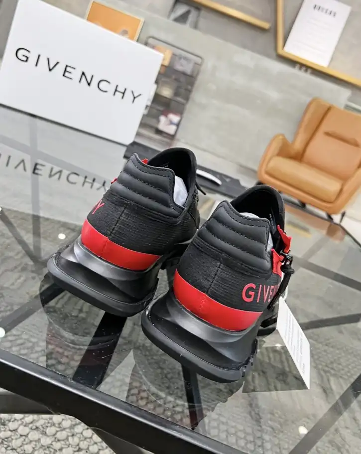 hype Givenchy Sneakers