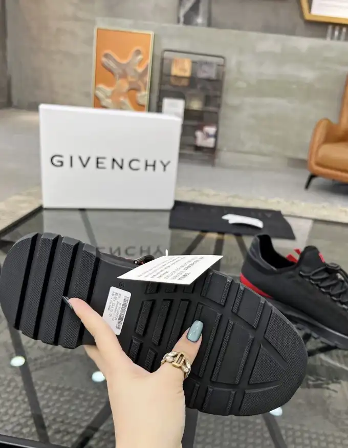 hype Givenchy Sneakers