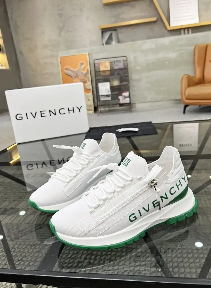 hype Givenchy Sneakers