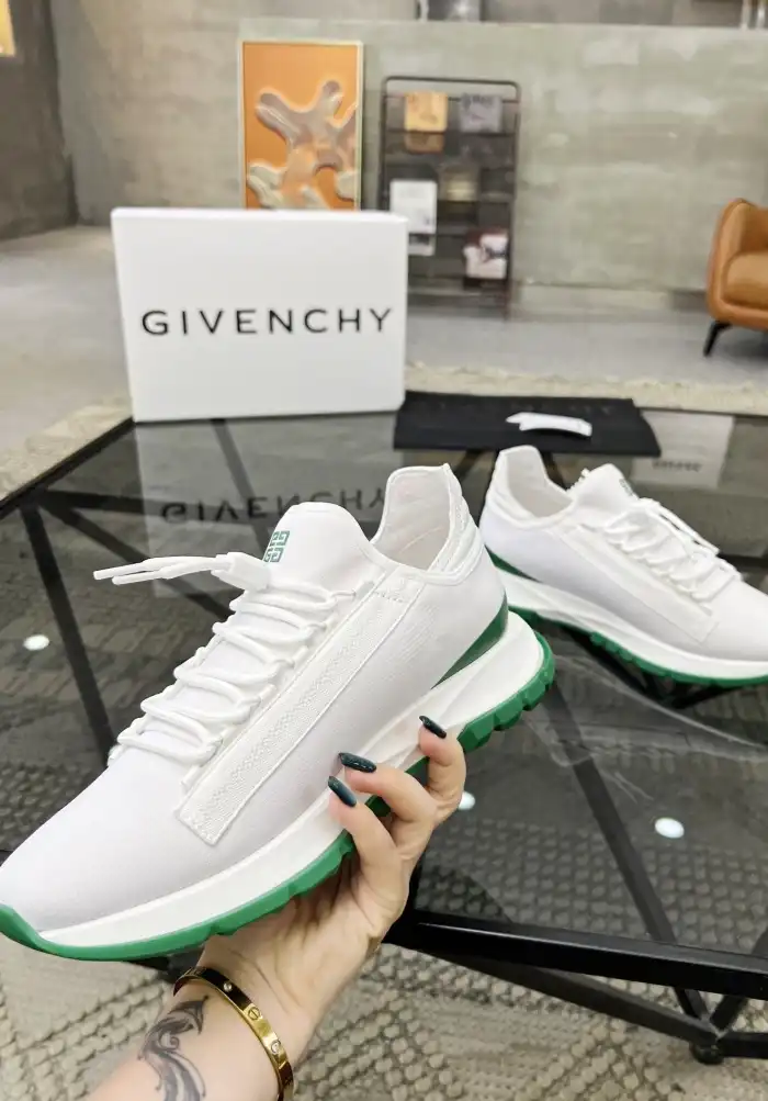 hype Givenchy Sneakers