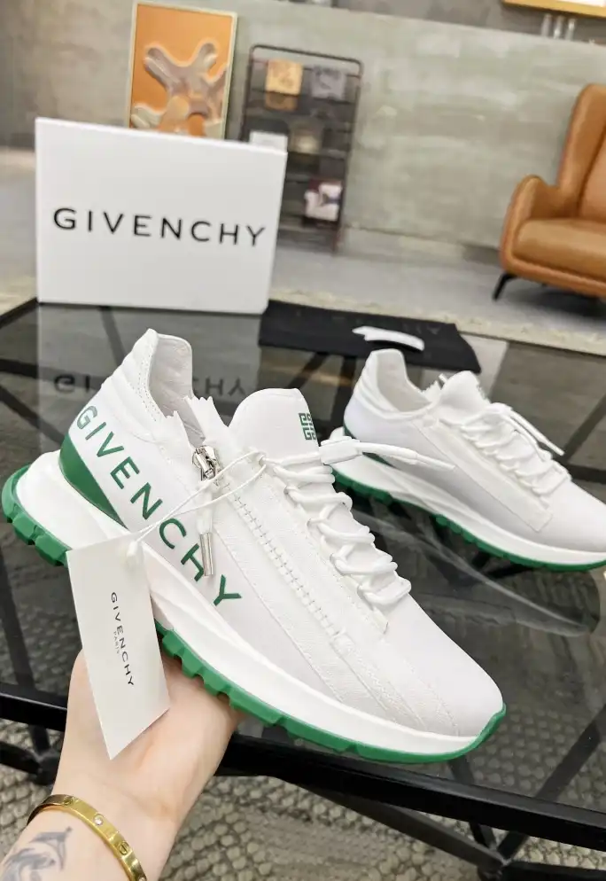 hype Givenchy Sneakers