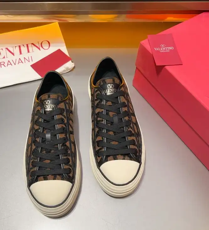 hype Valentino Casual Shoes