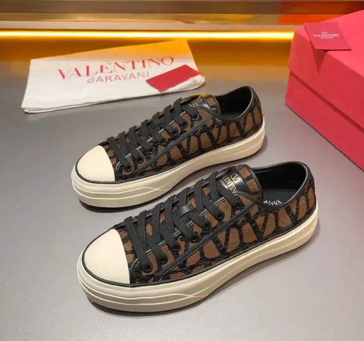 hype Valentino Casual Shoes