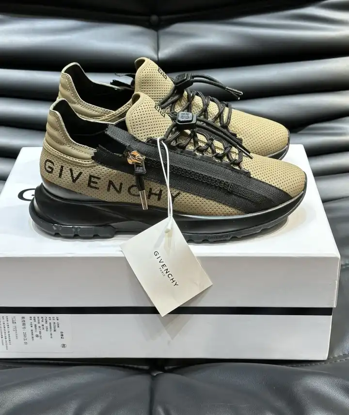 hype Givenchy Sneakers