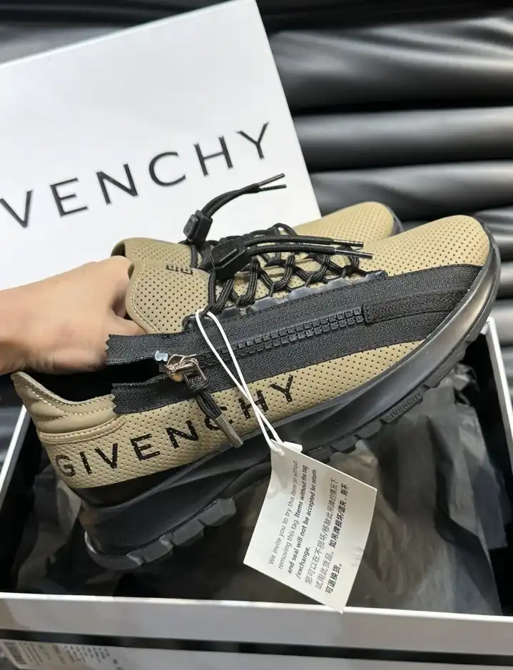 hype Givenchy Sneakers