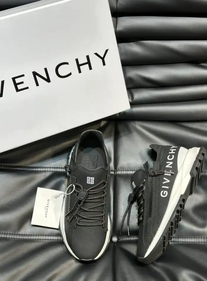 hype Givenchy Sneakers