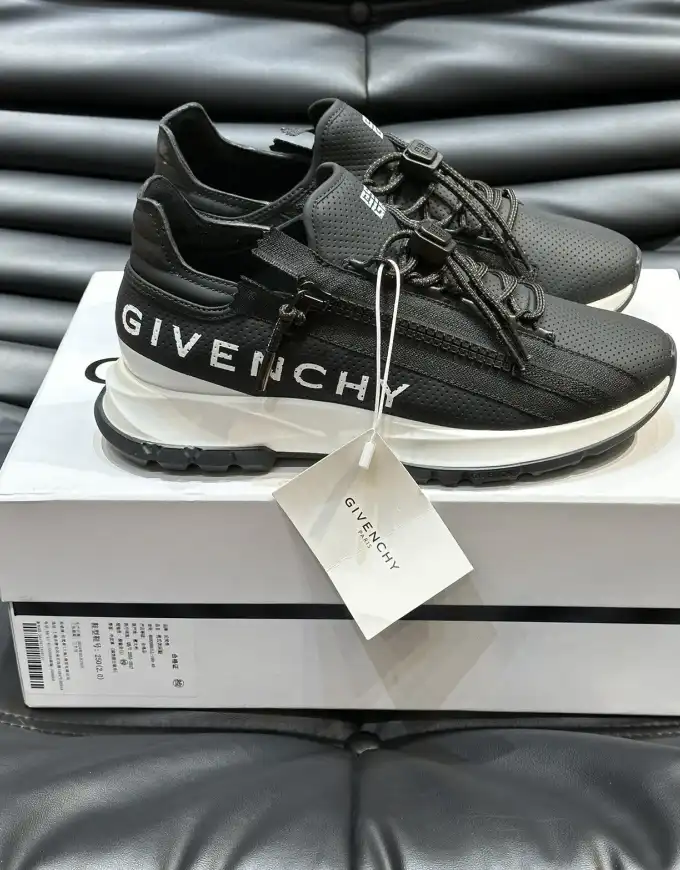 hype Givenchy Sneakers