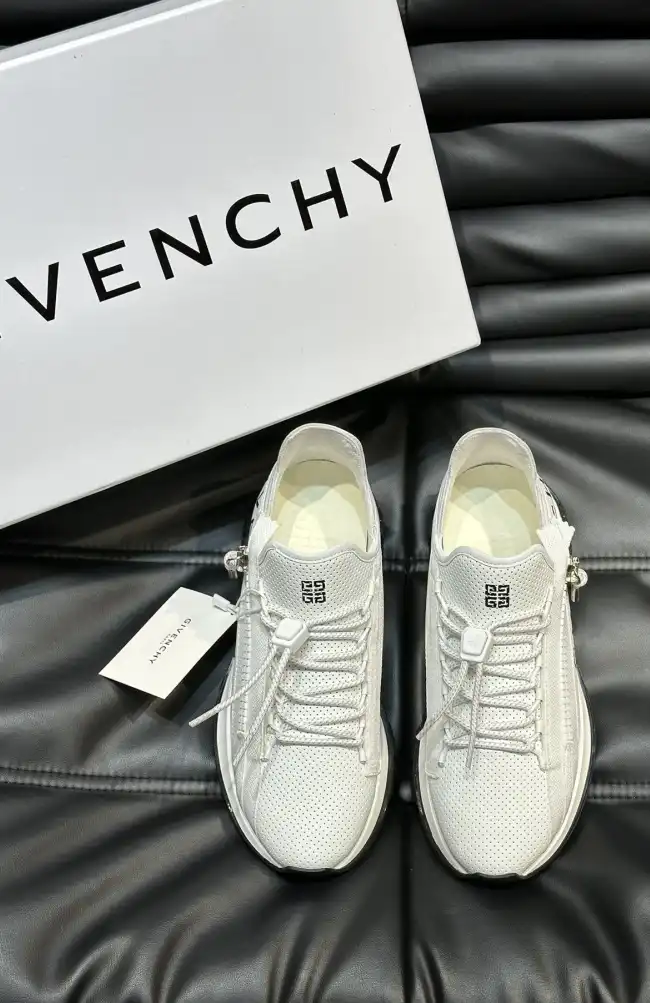 hype Givenchy Sneakers