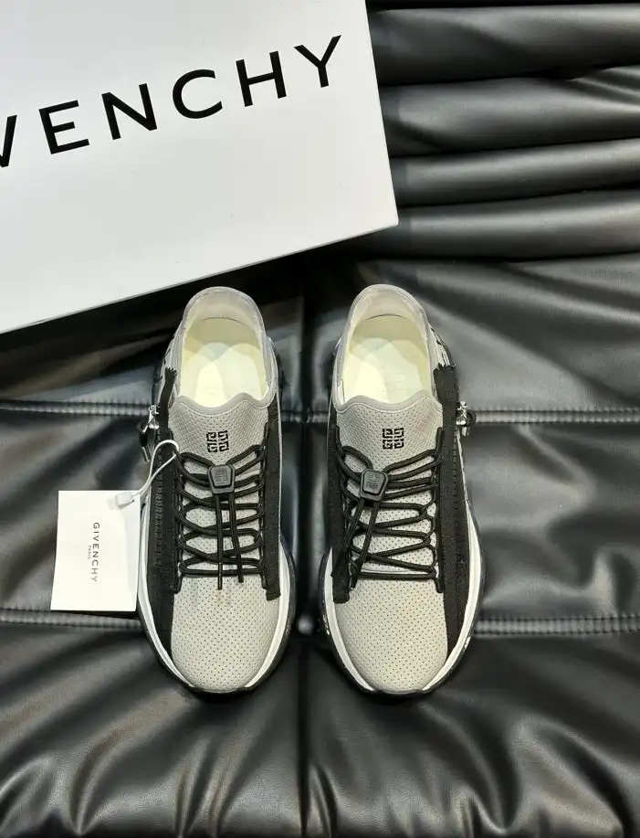 hype Givenchy Sneakers