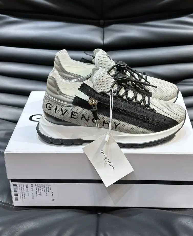 hype Givenchy Sneakers