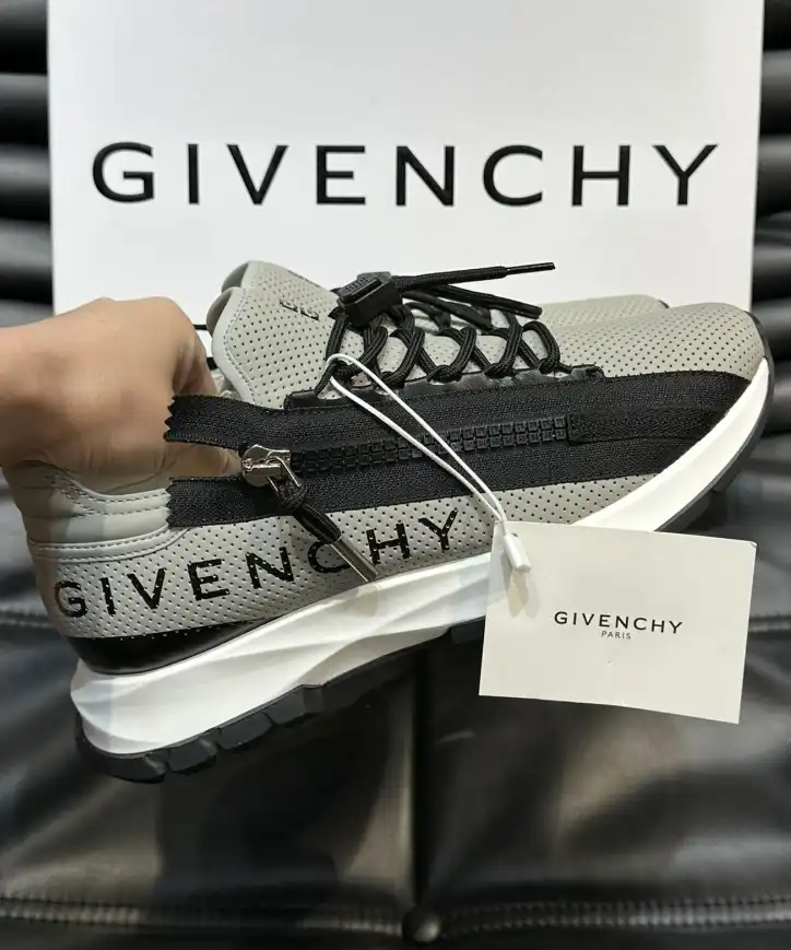 hype Givenchy Sneakers