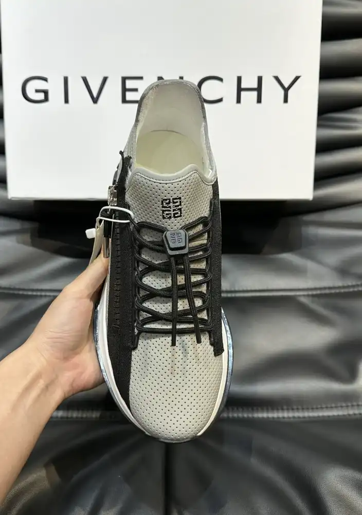 hype Givenchy Sneakers