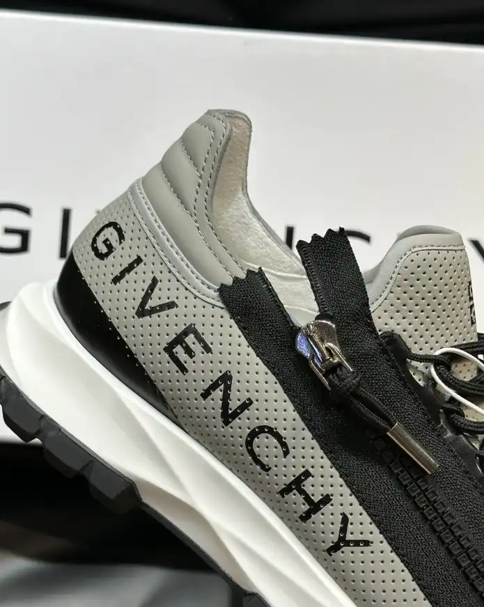 hype Givenchy Sneakers