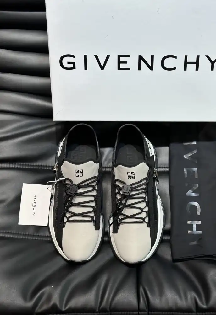 hype Givenchy Sneakers