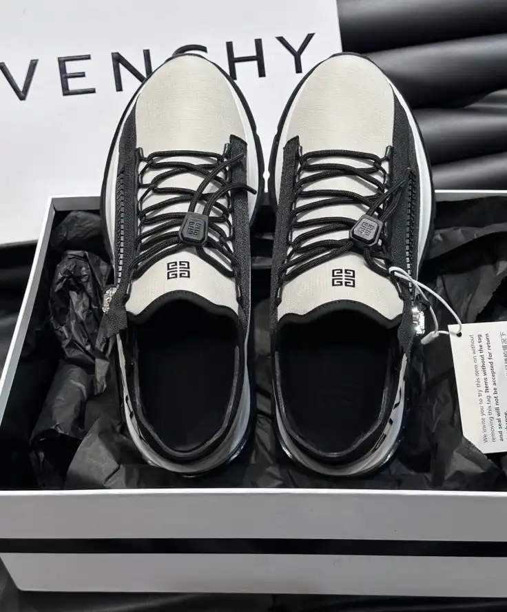 hype Givenchy Sneakers