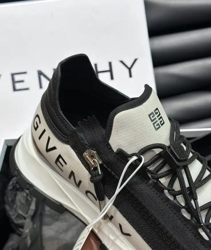 hype Givenchy Sneakers