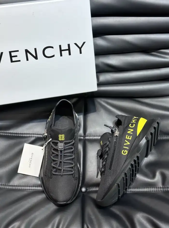 hype Givenchy Sneakers