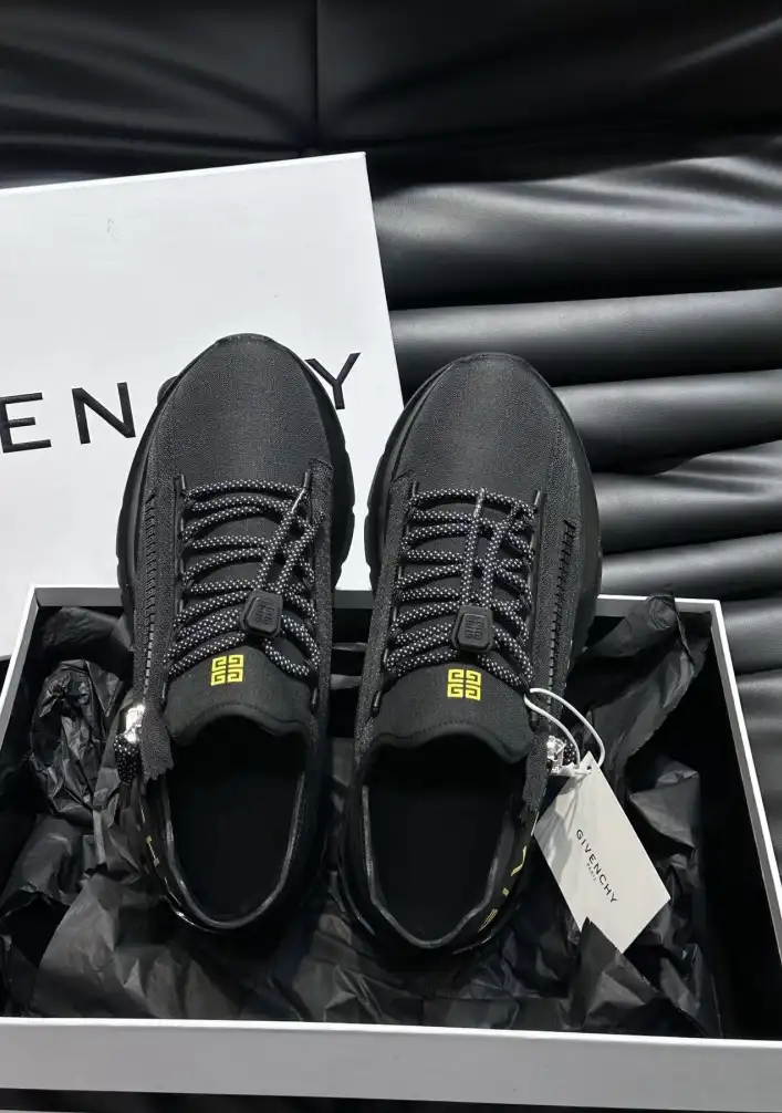 hype Givenchy Sneakers