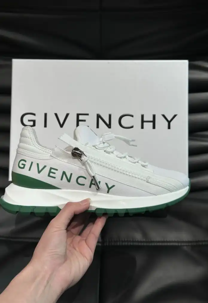 hype Givenchy Sneakers