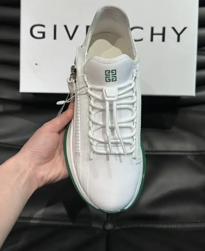 hype Givenchy Sneakers