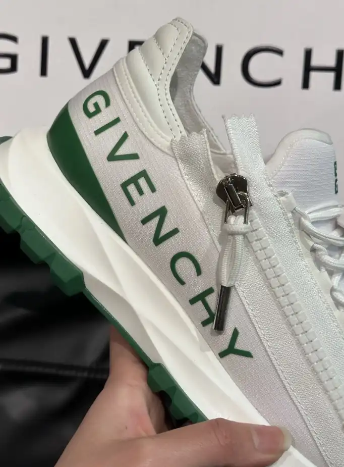 hype Givenchy Sneakers