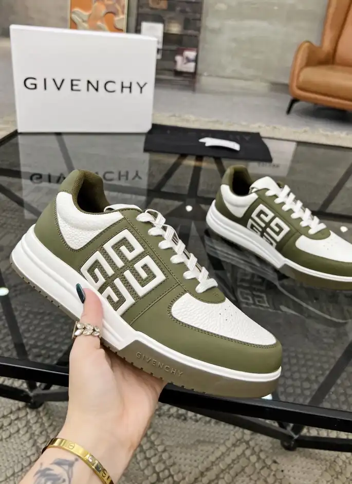 hype Givenchy Sneakers