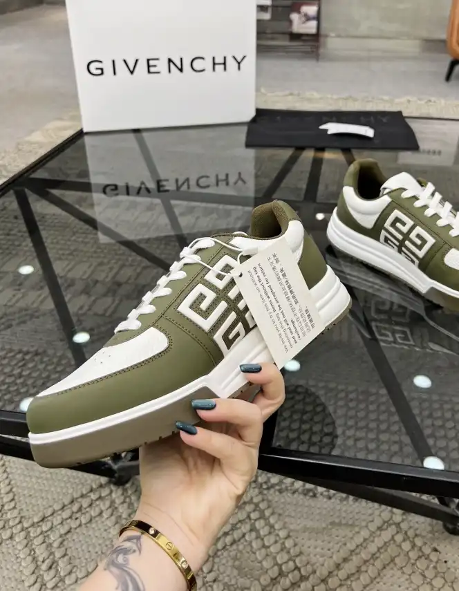 hype Givenchy Sneakers