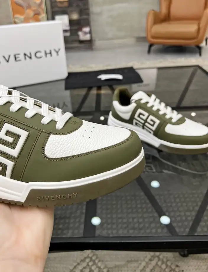 hype Givenchy Sneakers