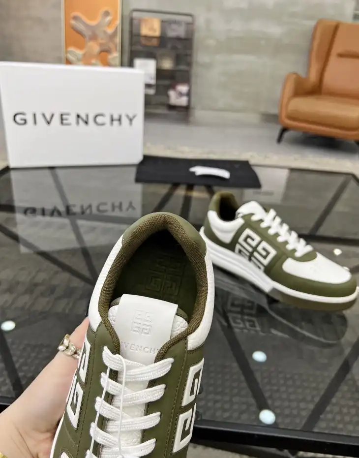 hype Givenchy Sneakers