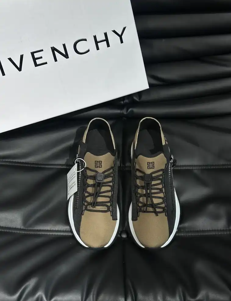 hype Givenchy Sneakers