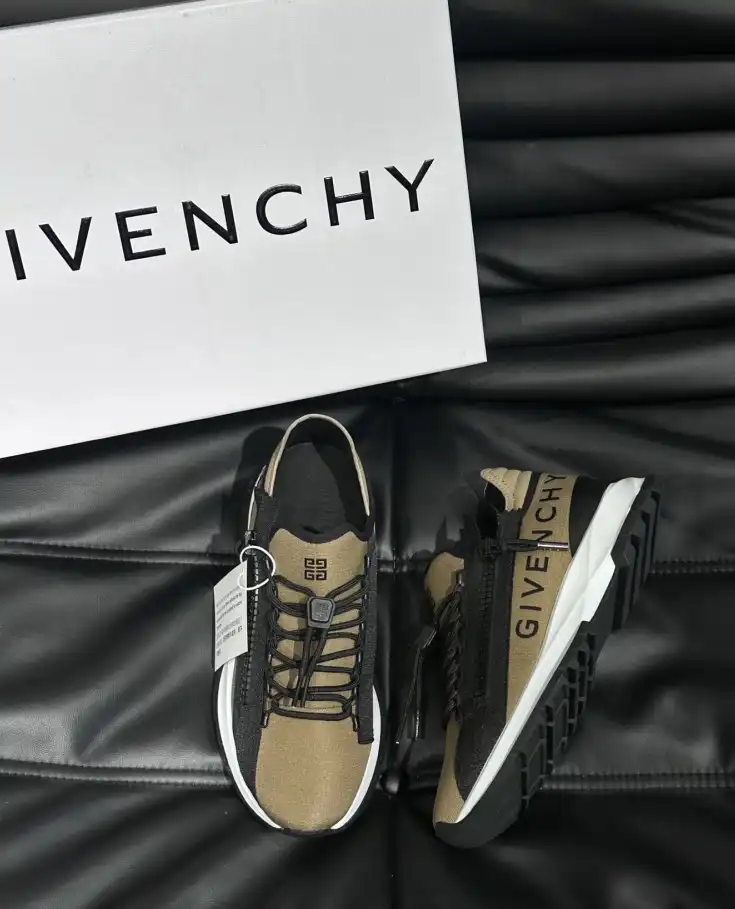 hype Givenchy Sneakers