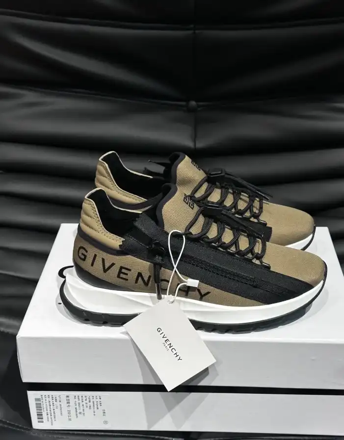 hype Givenchy Sneakers