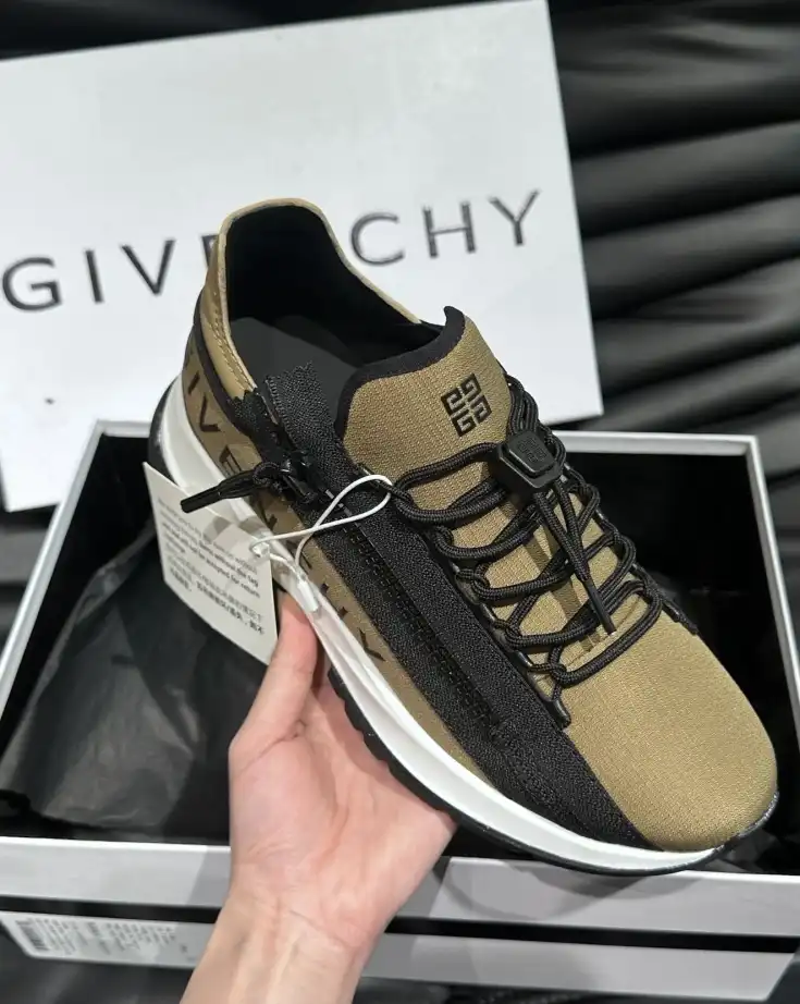 hype Givenchy Sneakers