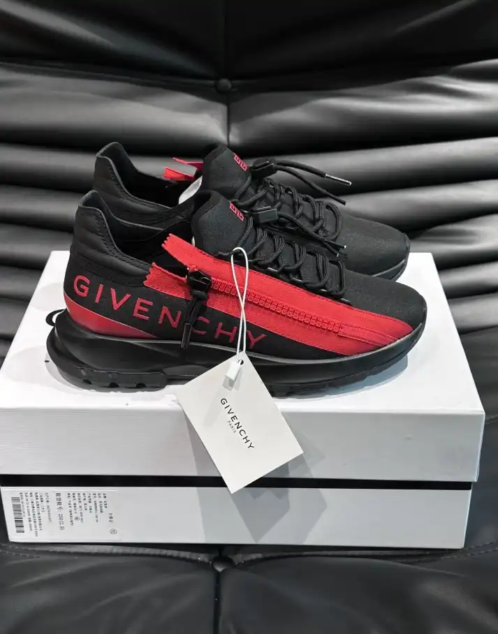 hype Givenchy Sneakers