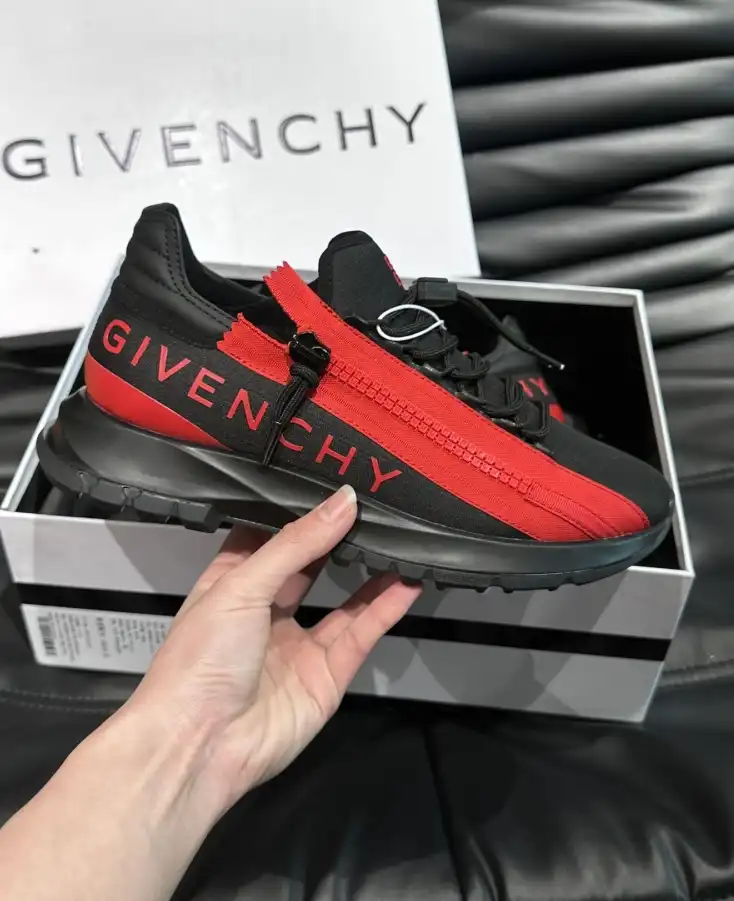 hype Givenchy Sneakers