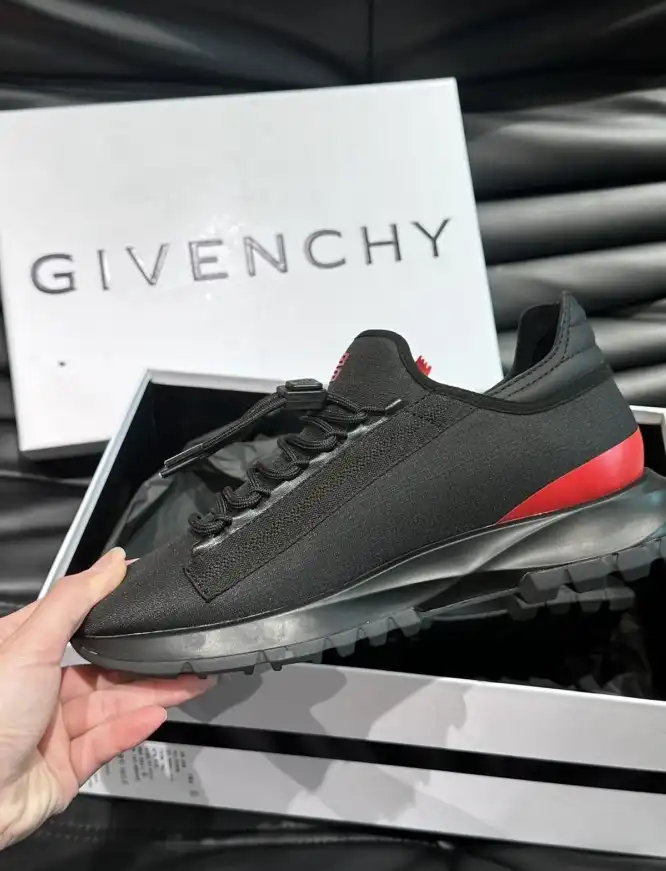 hype Givenchy Sneakers