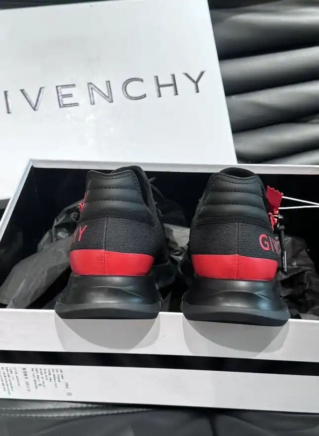 hype Givenchy Sneakers