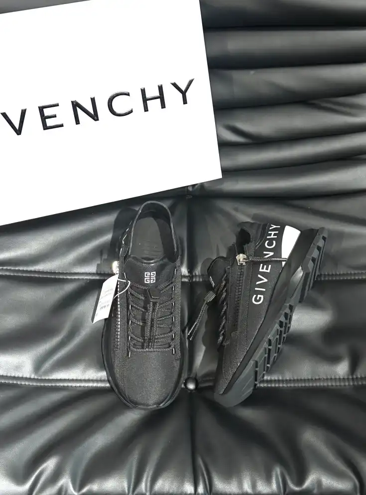 hype Givenchy Sneakers