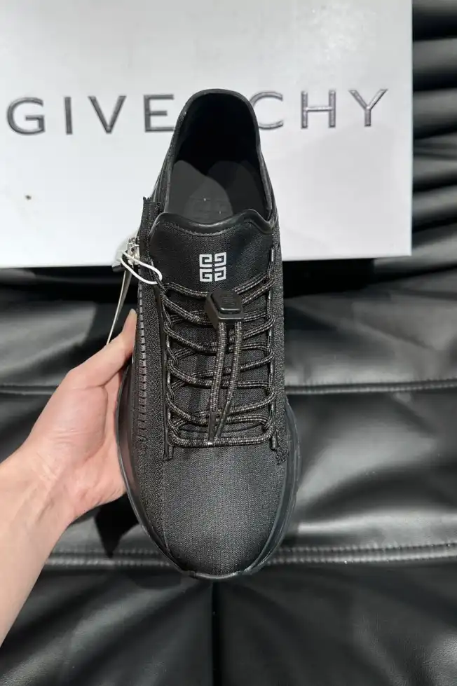 hype Givenchy Sneakers