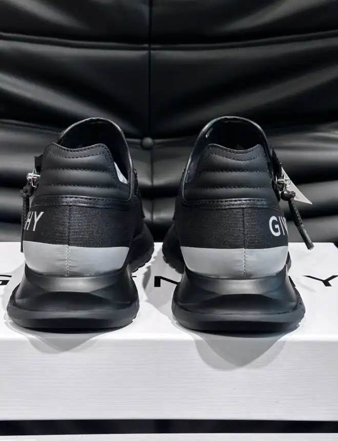 hype Givenchy Sneakers