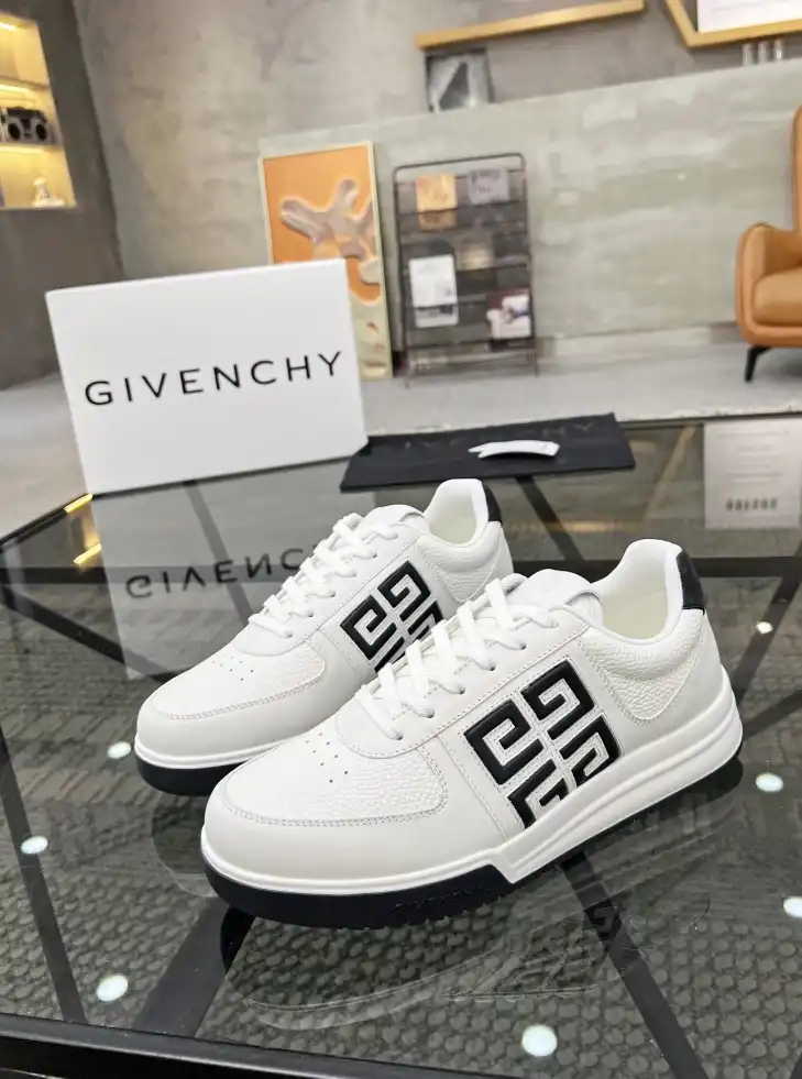 hype Givenchy Sneakers