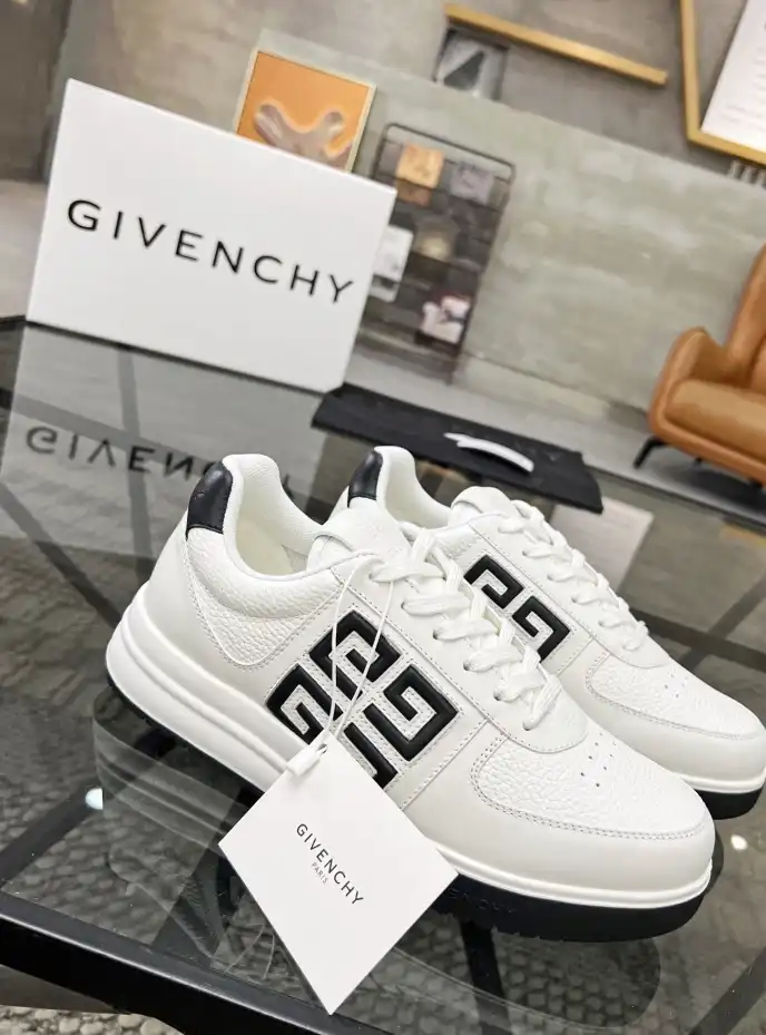 hype Givenchy Sneakers